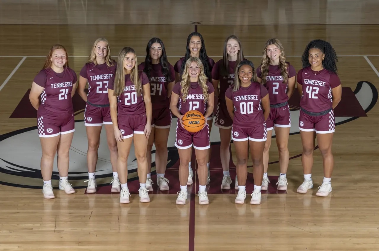 The 2024 Tennessee High Lady Vikings team photo